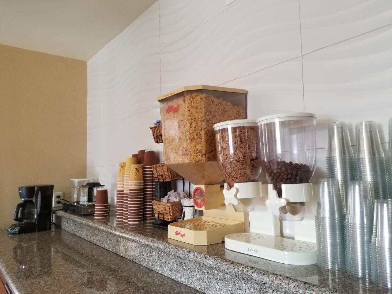 Sunburst Spa & Suites Motel Лос Анджелис Екстериор снимка